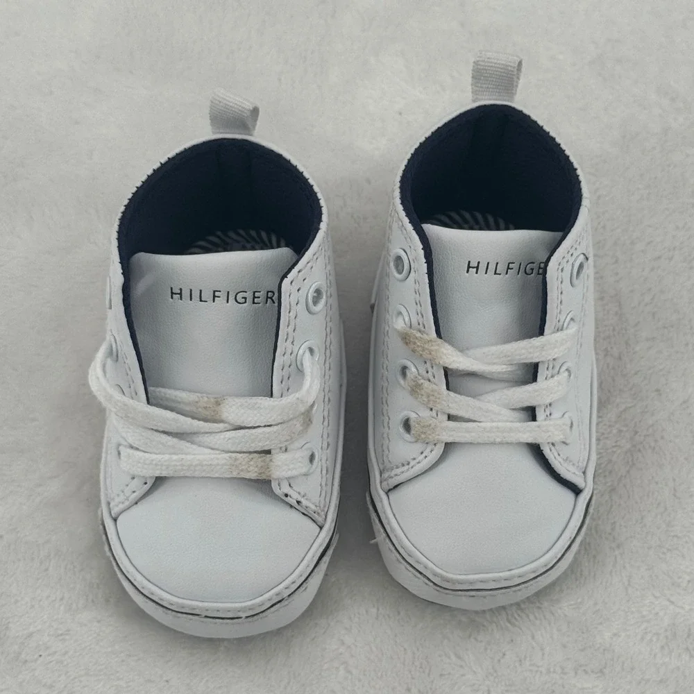 Tommy Hilfiger Logo Mid Top Crib Shoe Sneakers Baby Size 1 White Faux Leather